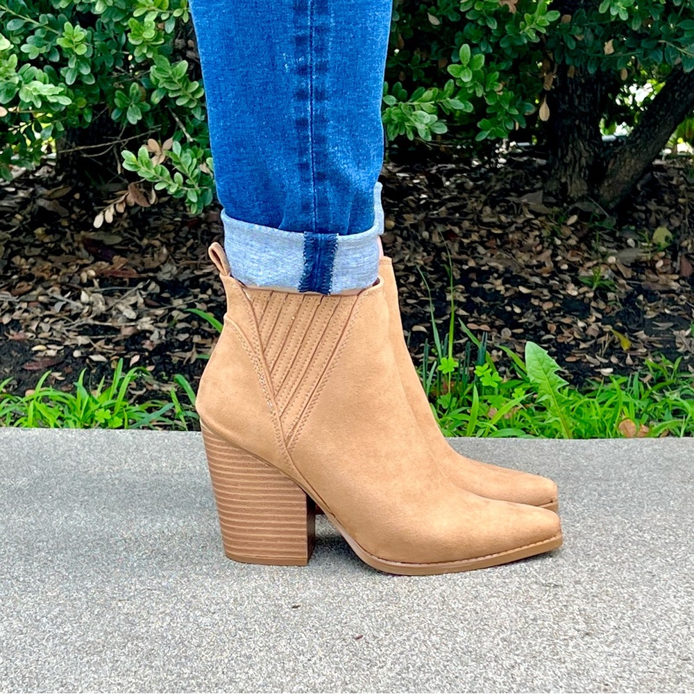 ⚡FINAL SALE! Camel Vegan Suede Western Ankle Boots - Picture 3 of 10
